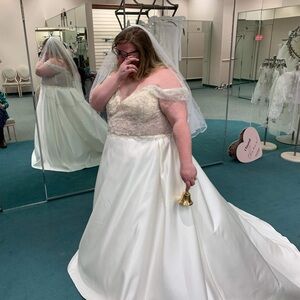 It was worn for about 3 hours for my weddings. Will need to be cleaned.